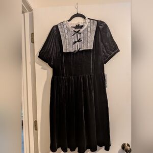 Modcloth Gothic Black Velvet Dress with White Lace 1X